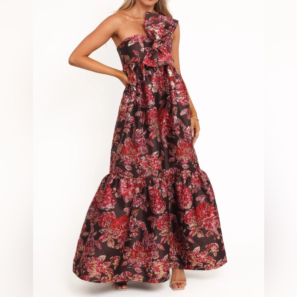 Petal & Pup One Shoulder Floral Dress - Red and Black